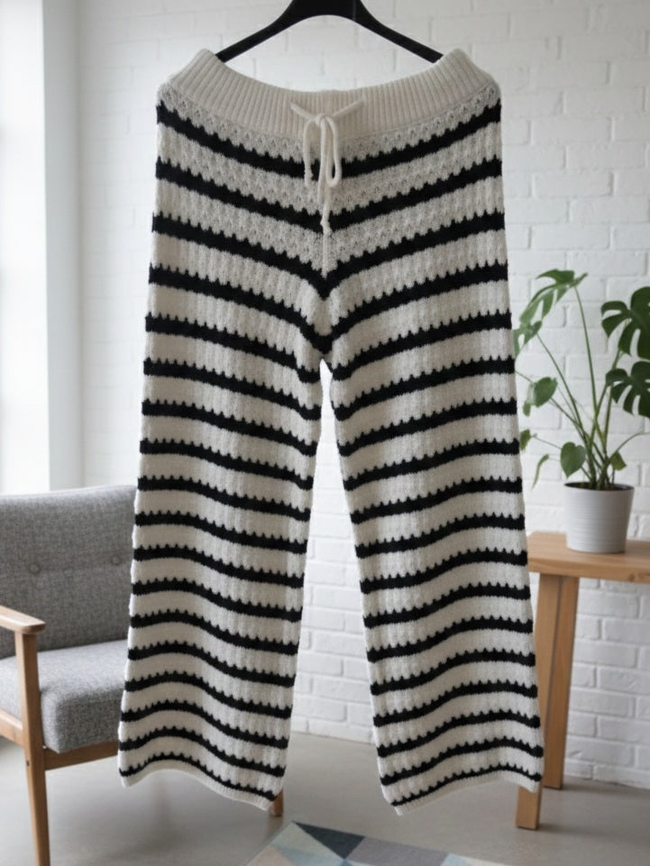 Gestreifte Strickhose – Wide Leg Style