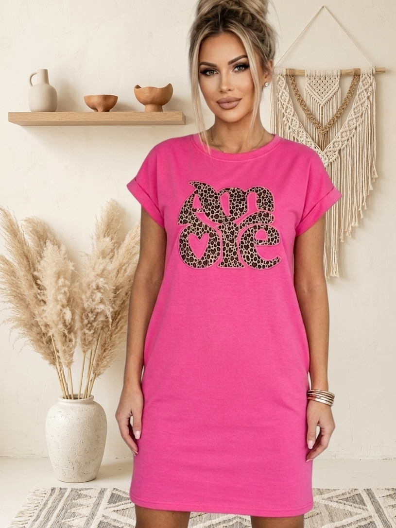 Damen T-Shirt-Kleid AMORE – Lässiges Mini-Kleid mit Leo-Print & Herz-Applikation