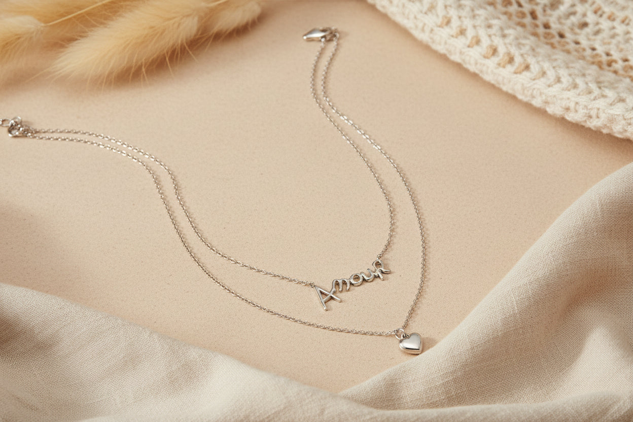 Layered necklace amour with heart