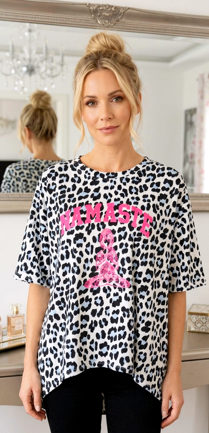 "Namaste" Oversized Shirt – Leo-Print Yoga & Leisure