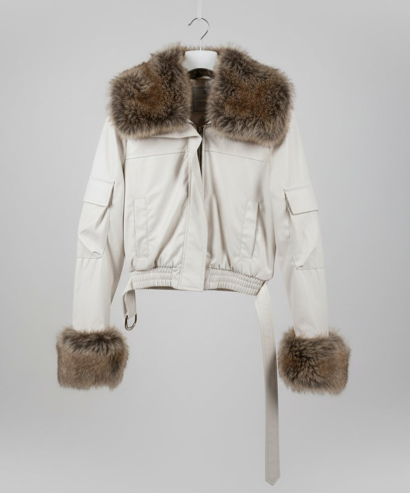 Damen Cropped Jacke mit Fell – Cremeweiß & Elegant für Herbst & Winter