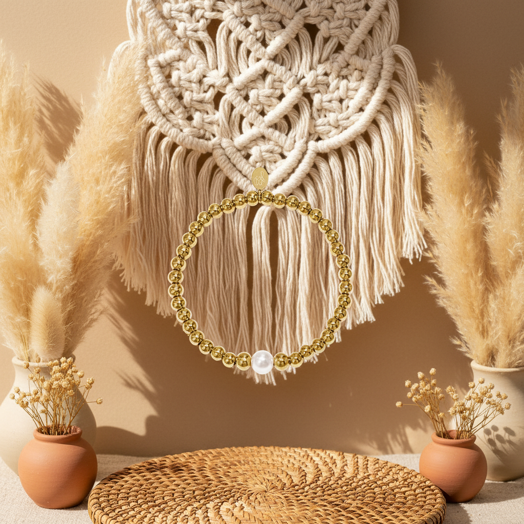 Perlenarmband mit Boho-Hintergrund