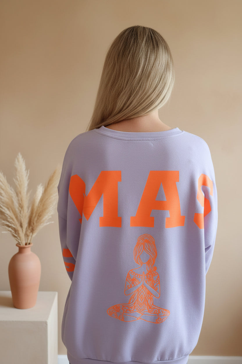 Namaste Sweatshirt Rücken-Detail – MAS Print und Meditations-Silhouette in Orange