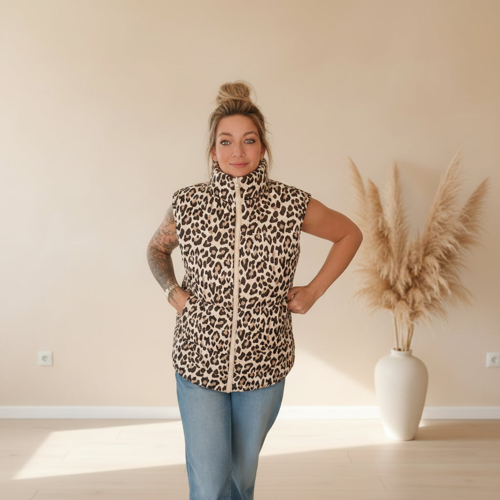 Damen-Wendeweste Leo Teddy mit hochgeschlossenem Kragen und Leo-Print