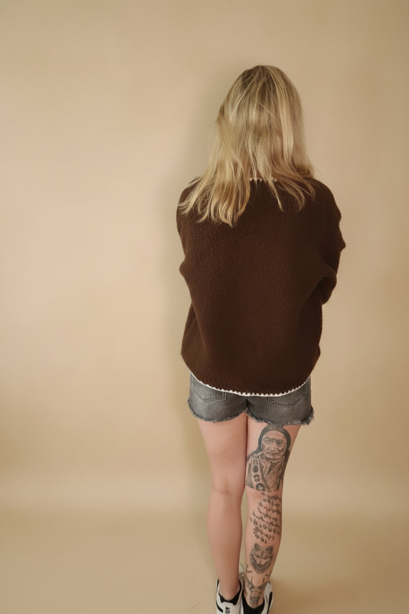 Bouclé Cardigan Damen Braun – Seitenansicht Schnitt & Länge Boho Interior