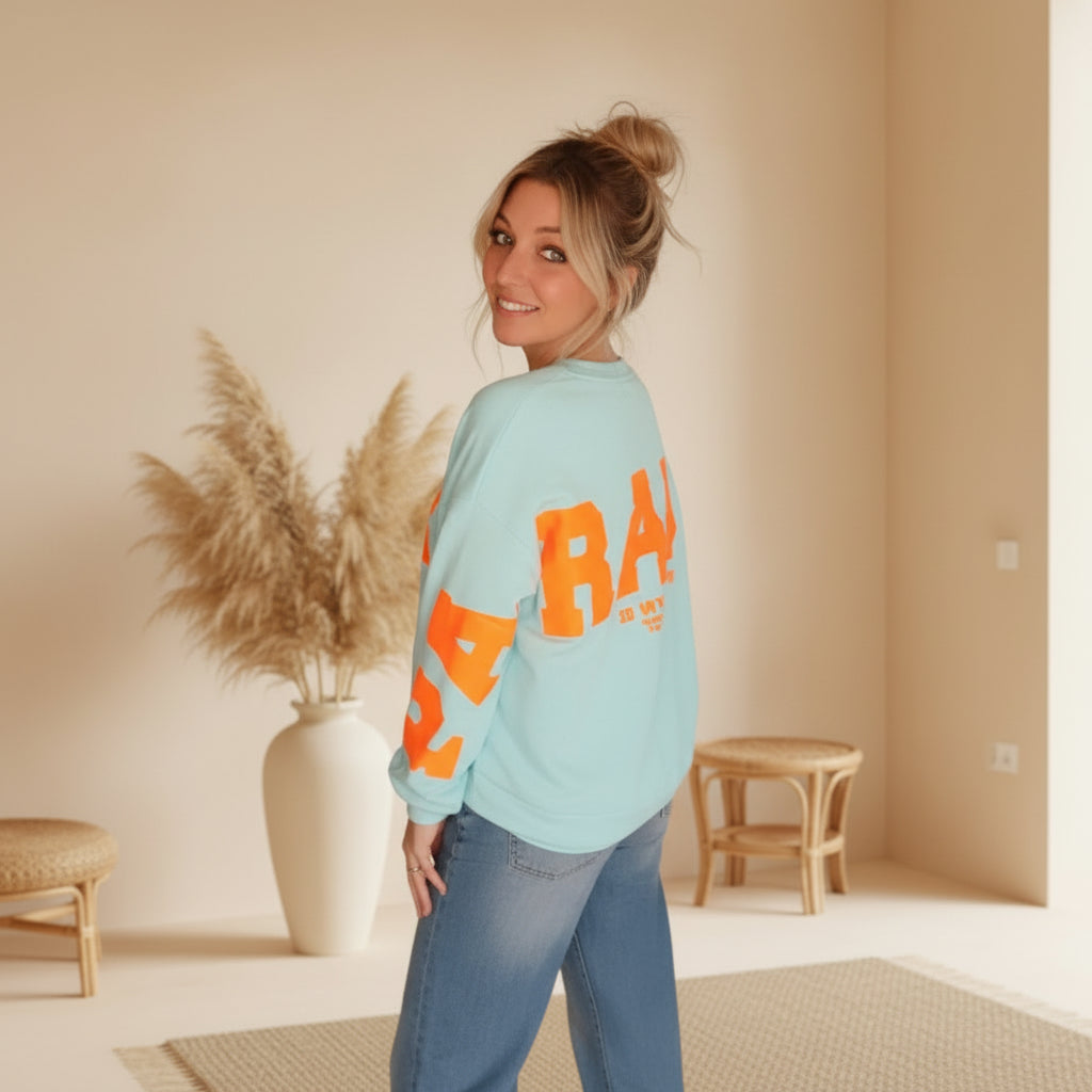 Boho-Luxe hellblaues Sweatshirt von SK-Style & Kompetenz mit orangefarbenem Print aus Baumwolle