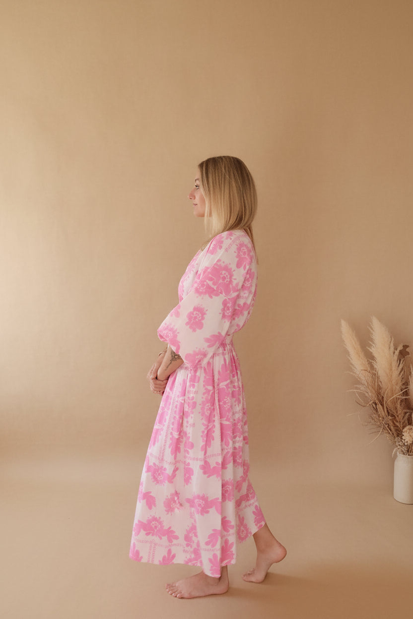 Blossom Kleid Rosa Rückenansicht – Puffärmel und Bindegürtel, romantisches Blumenkleid Damen