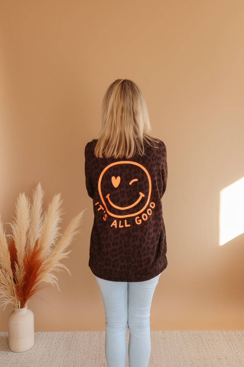 Leo Sweater Damen Rückenansicht – It's All Good Smiley Print, Pampas Vase Sandton clean