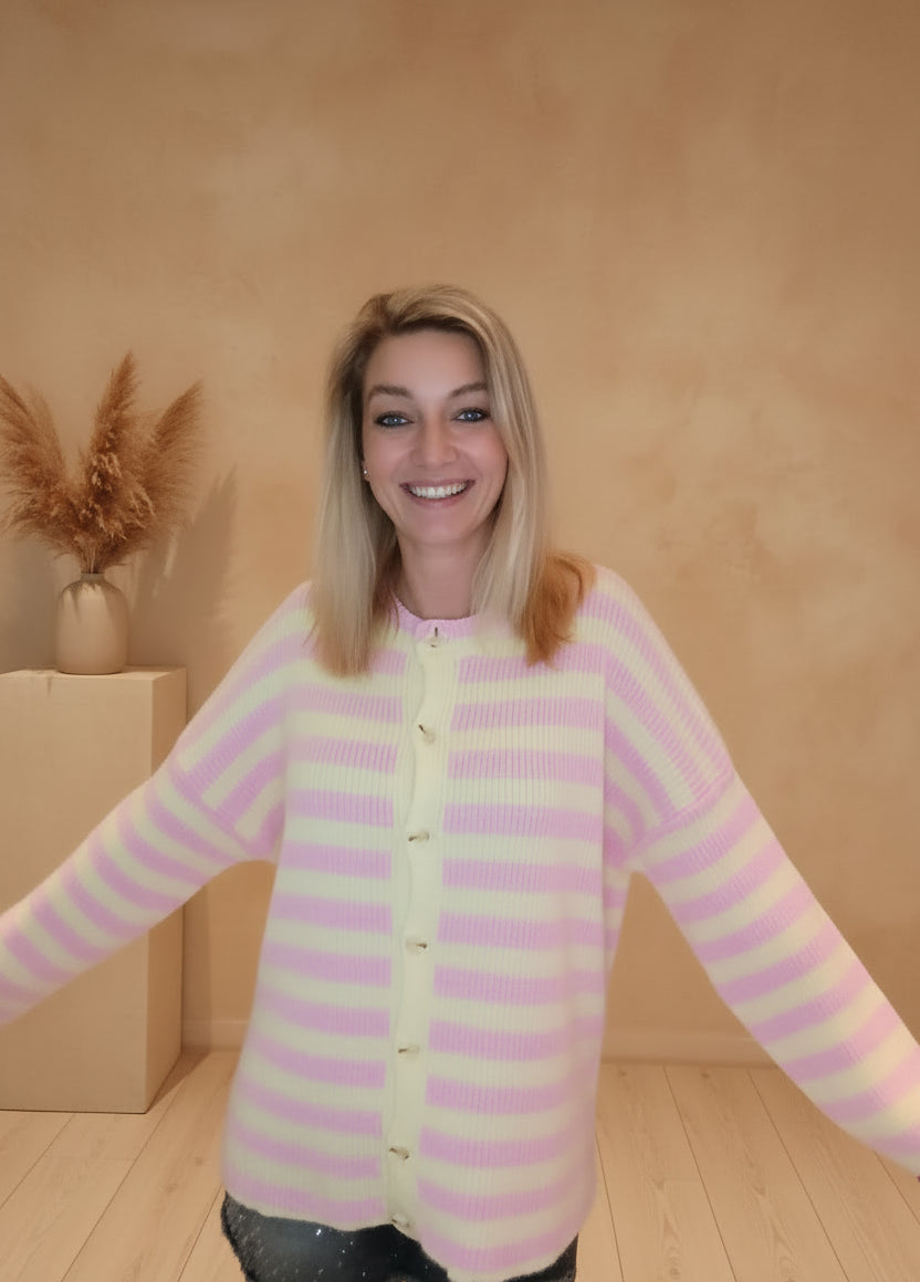 Oversize Strickjacke Cardigan Damen rosa-Pastellgelb – SOHO New York – Frontansicht Hauptbild