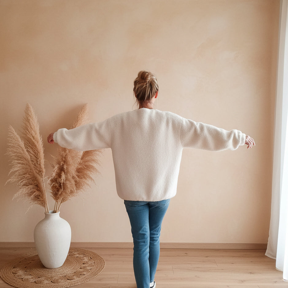 Teddyjacke Damen Creme – Rückenansicht lässiger Boho Look