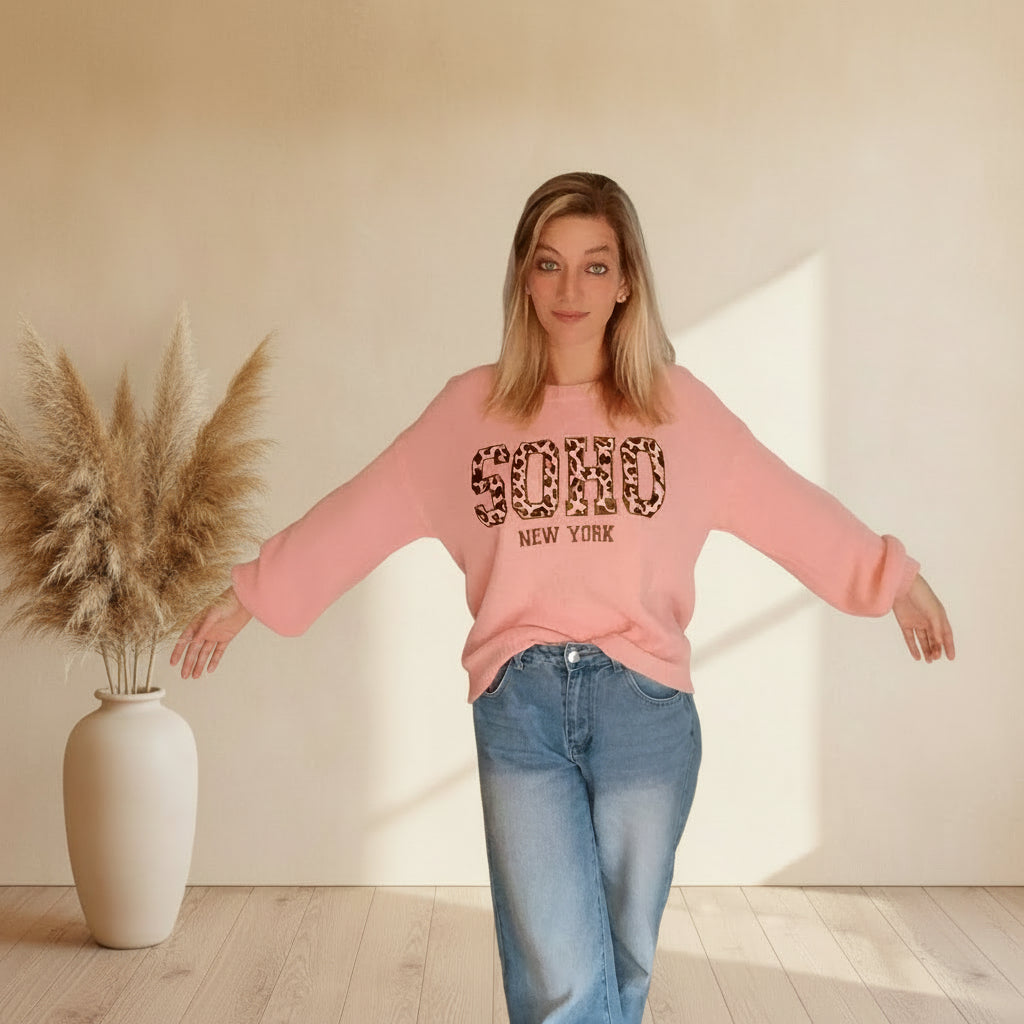Rosa Pullover von SK-Style & Kompetenz mit Leoprint-SOHO-Aufdruck aus weichem Material.
