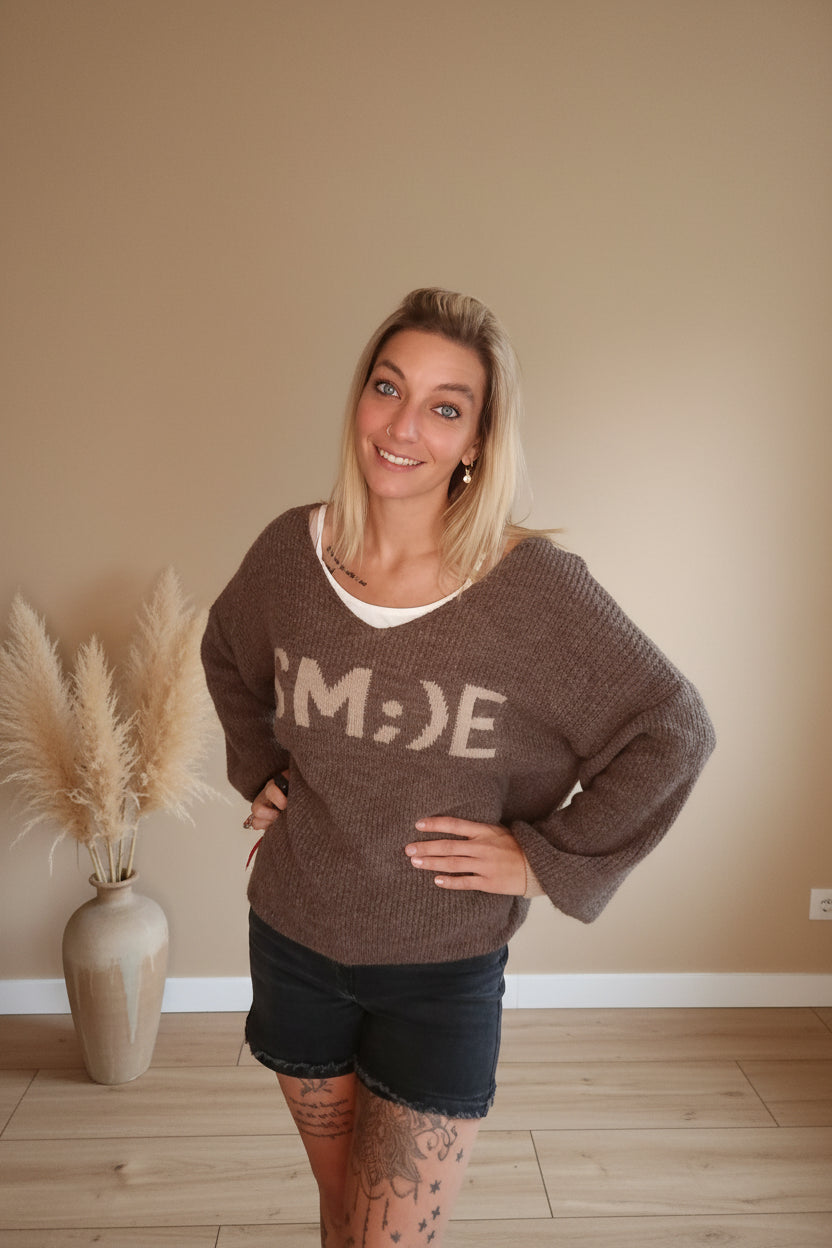 Boho-Luxe brauner Strickpullover mit Print und V-Ausschnitt für Damen.