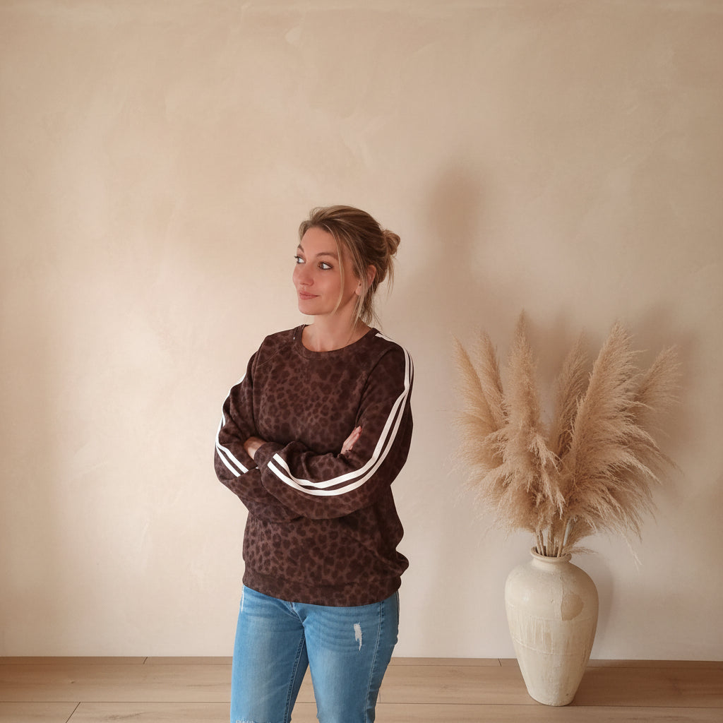 Braunes Damen Sweatshirt mit Leo-Muster, lockere Passform und Rundhalsausschnitt