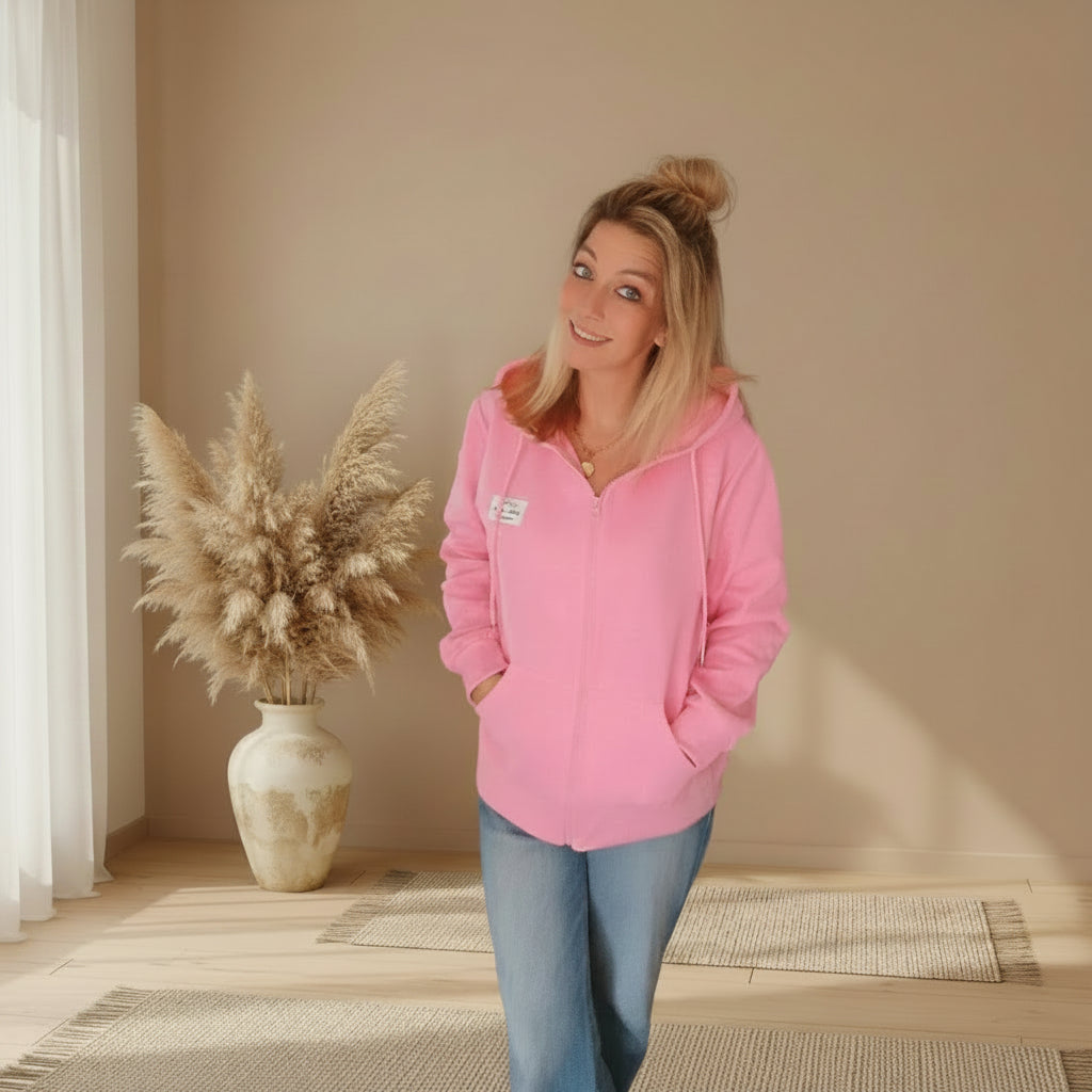 Hoodiejacke Zwillingsherz Love Damen, rosa, Ansicht am Model mit Kapuze und Kordeln