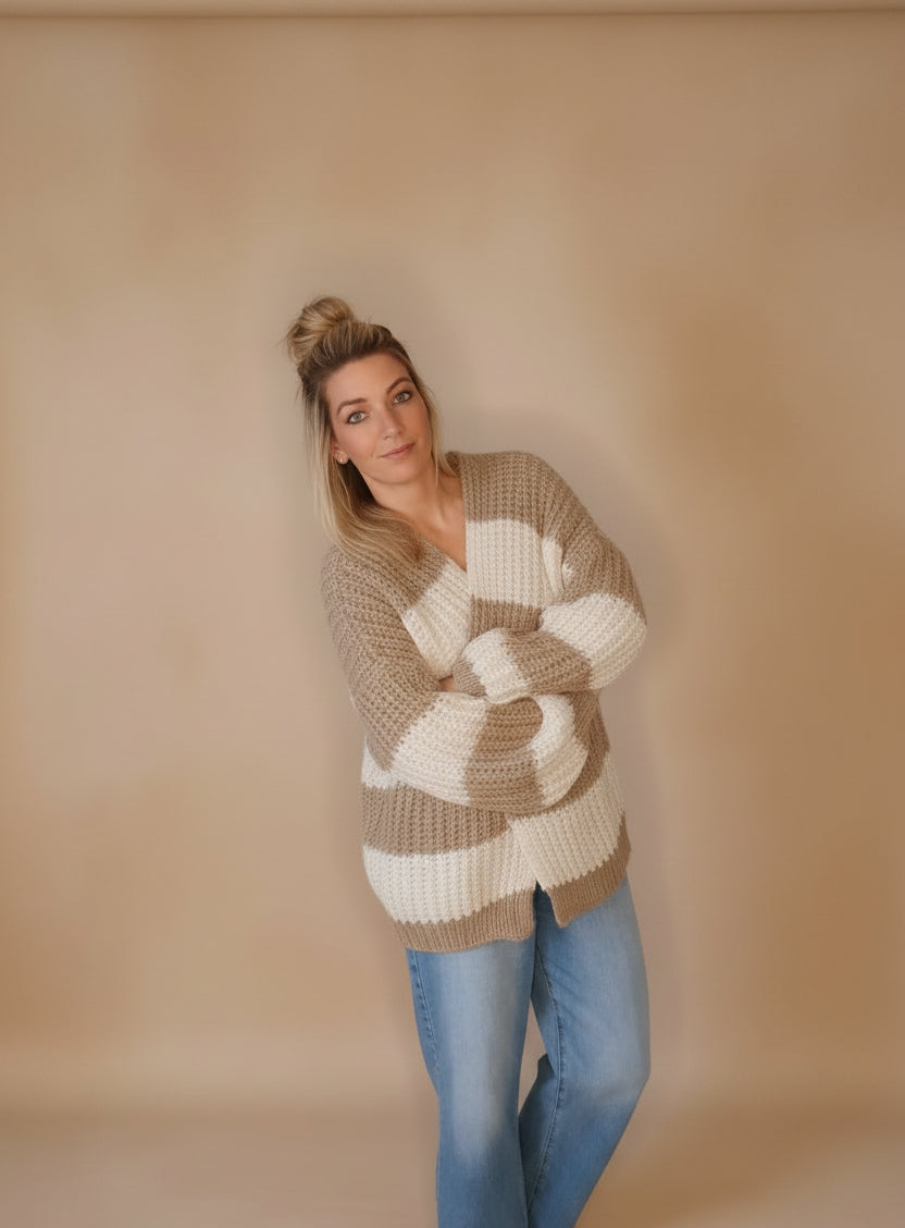 Cremefarbener Cardigan als vielseitige Damen-Strickjacke