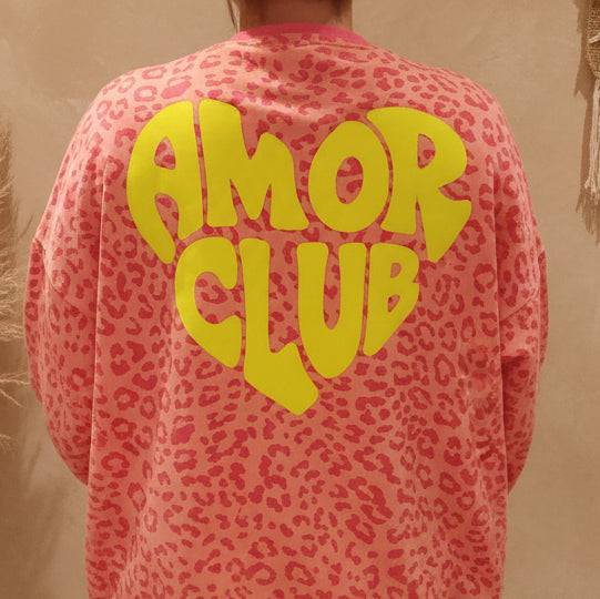 Amor Club Sweatshirt Rückenansicht – AMOR CLUB Print deutlich sichtbar