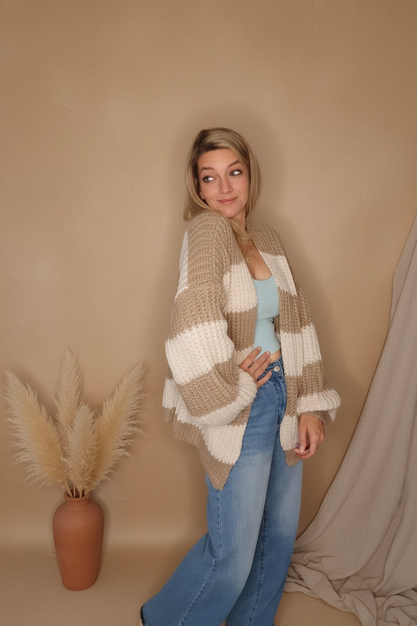 Cremefarbener Cardigan für Damen – One Size