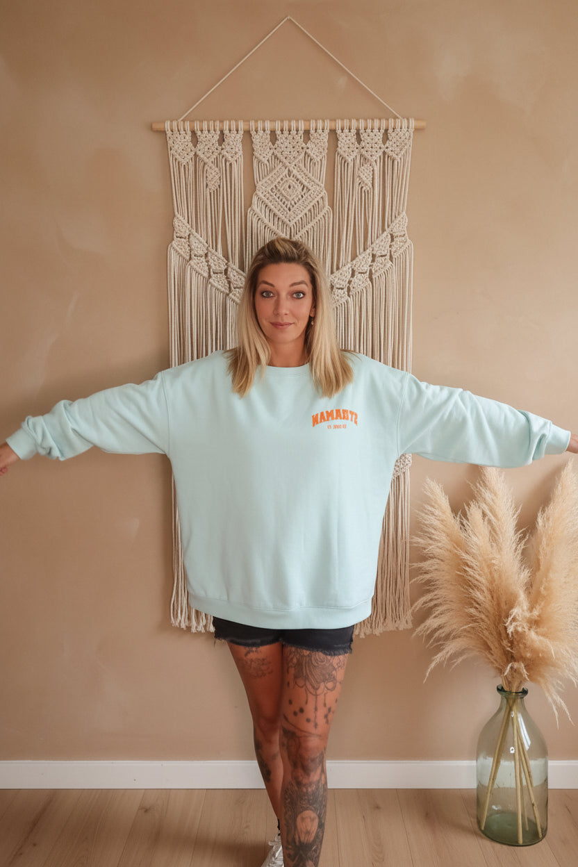 Namaste Oversized Sweatshirt – großer NAMASTE-Rückendruck mit Yoga-Motiv in Orange