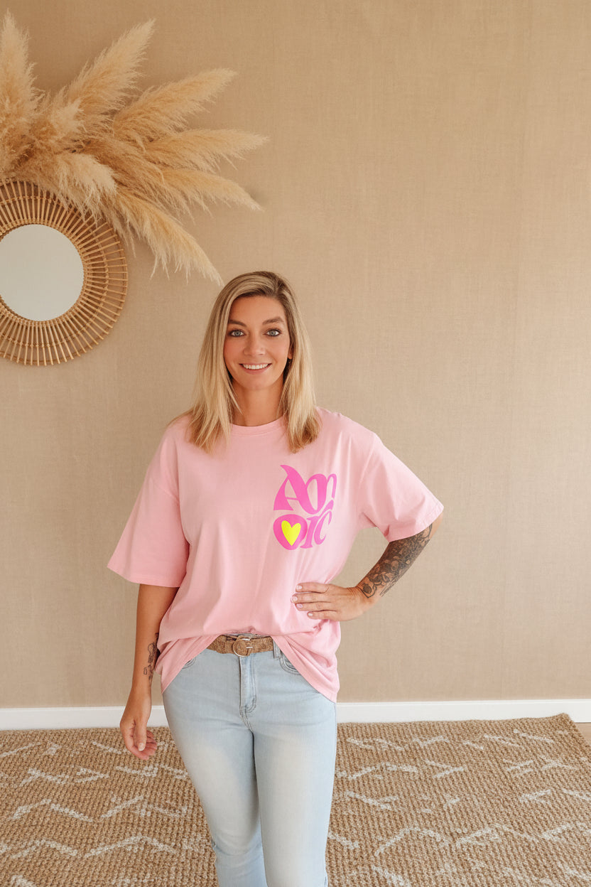 Amore Rosa Oversized T-Shirt Rückenansicht – rosa Damen-Shirt mit Statement-Print, 100% Baumwolle