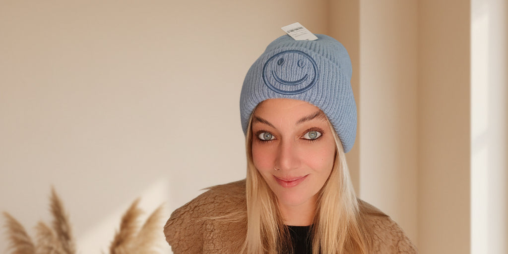 Smiley-Mütze One Size – Hellblau, Creme & Orange - SK-StyleundKompetenz