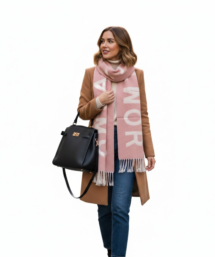 Damen Schal Warm – Rosé & Cremeweiß mit Amour-Schriftzug & Fransen