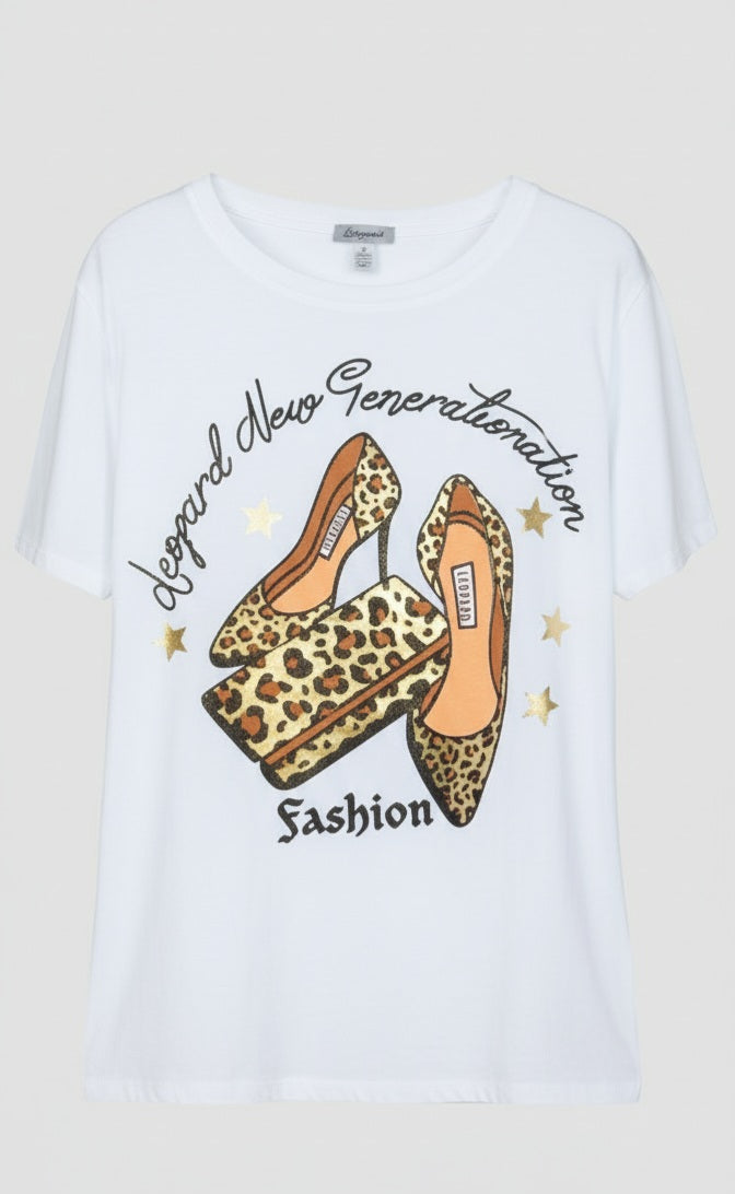 Damen T-Shirt mit Leo-Schuhe-Motiv – Modern & Glamourös in Weiß