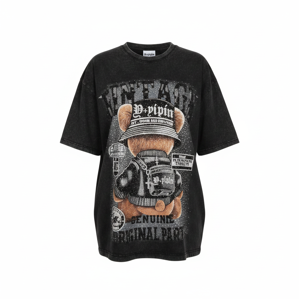 Boho-Luxe Oversized Shirt von SK-Style & Kompetenz in Schwarz mit glitzerndem Bär-Print