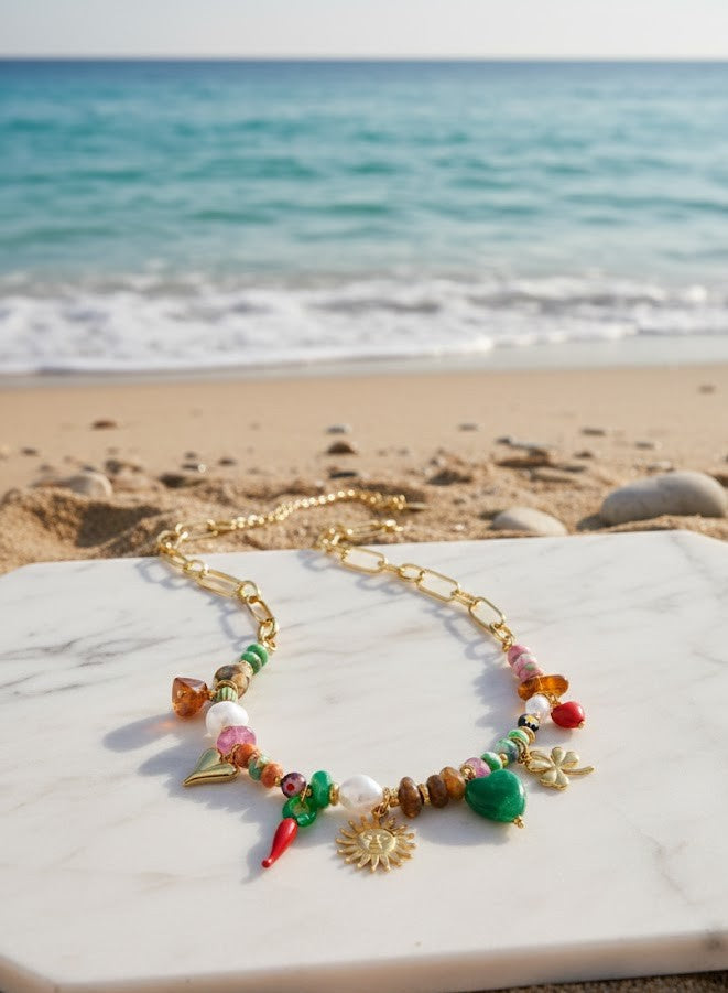 Damen Perlenkette Gold – Boho mit Herz & Sonne Charms & bunten Steinen