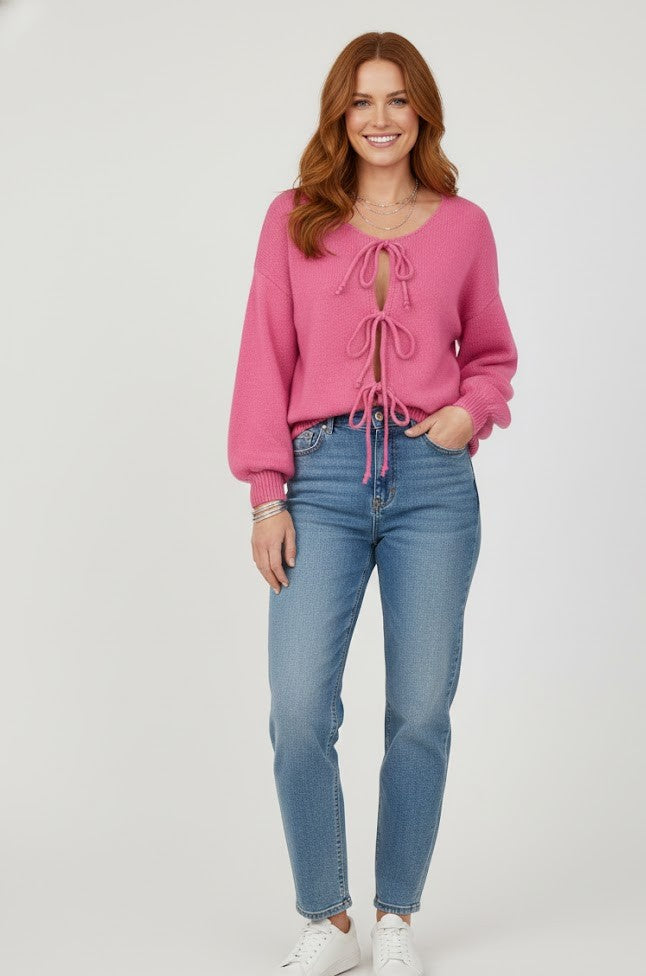 Eleganter Boho-Strickpullover mit charmanten Bindedetails