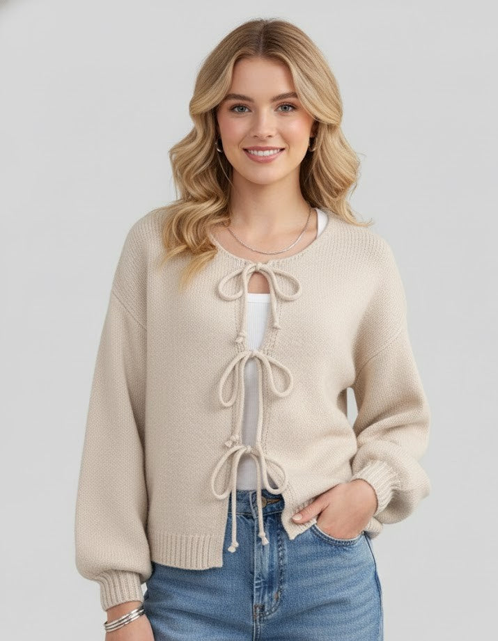Eleganter Boho-Strickpullover mit charmanten Bindedetails