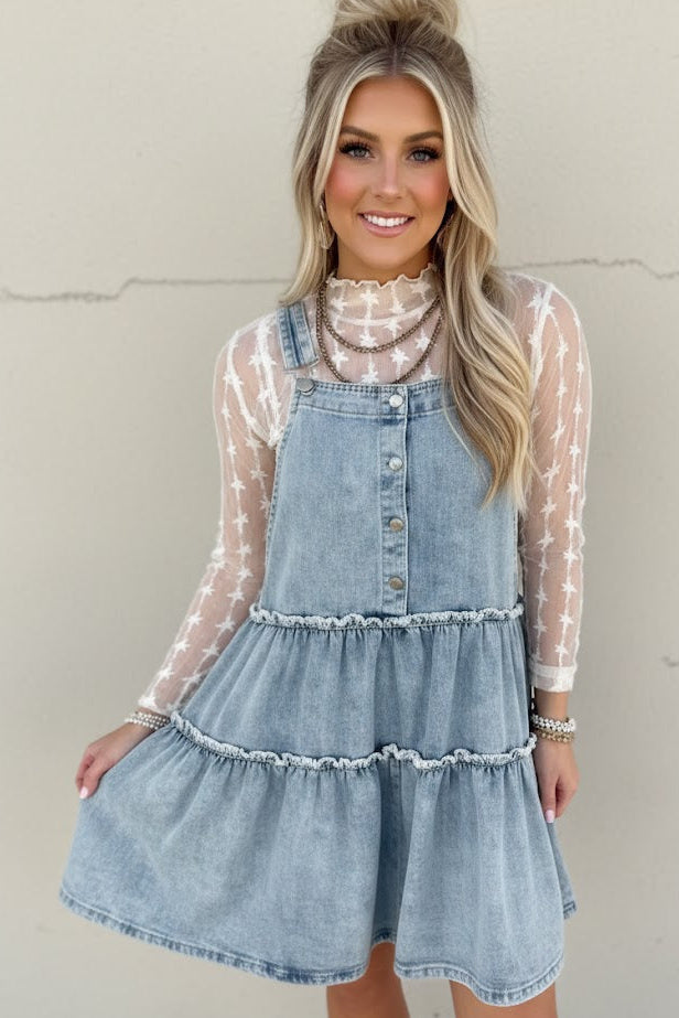 Dusk Blue Denim-Latzkleid mit Stufen-Design