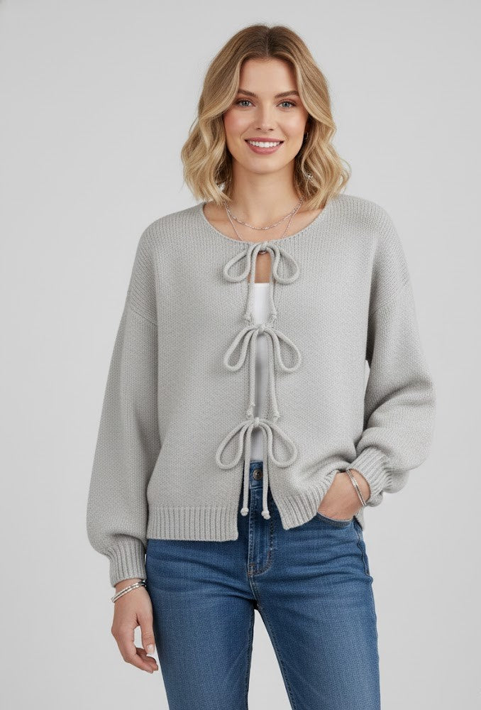 Eleganter Boho-Strickpullover mit charmanten Bindedetails