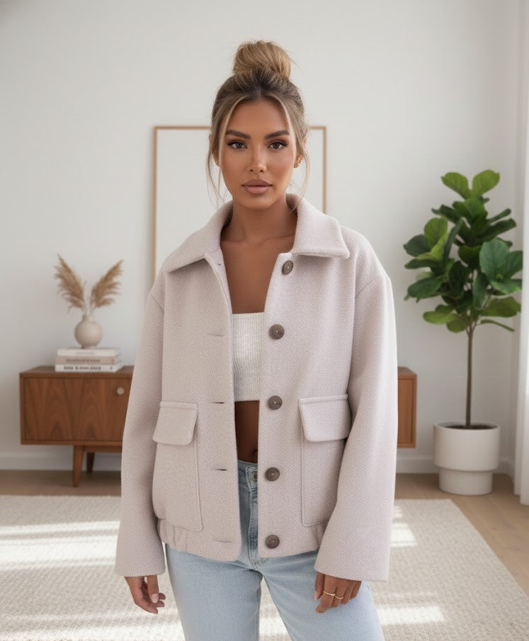 Der perfekte Übergang: Stilvolle Kurzjacke