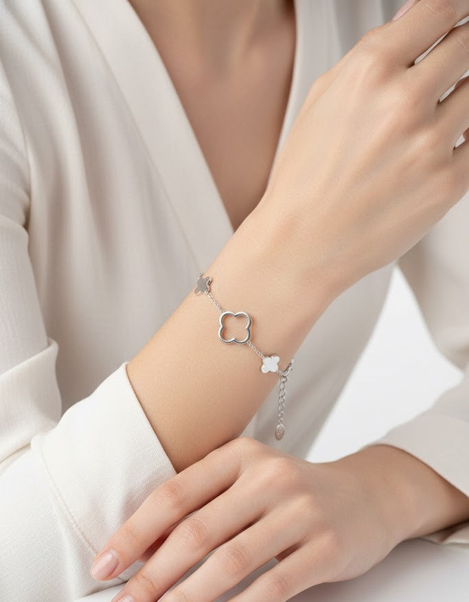 Silbernes Kleeblatt Armband für Frauen