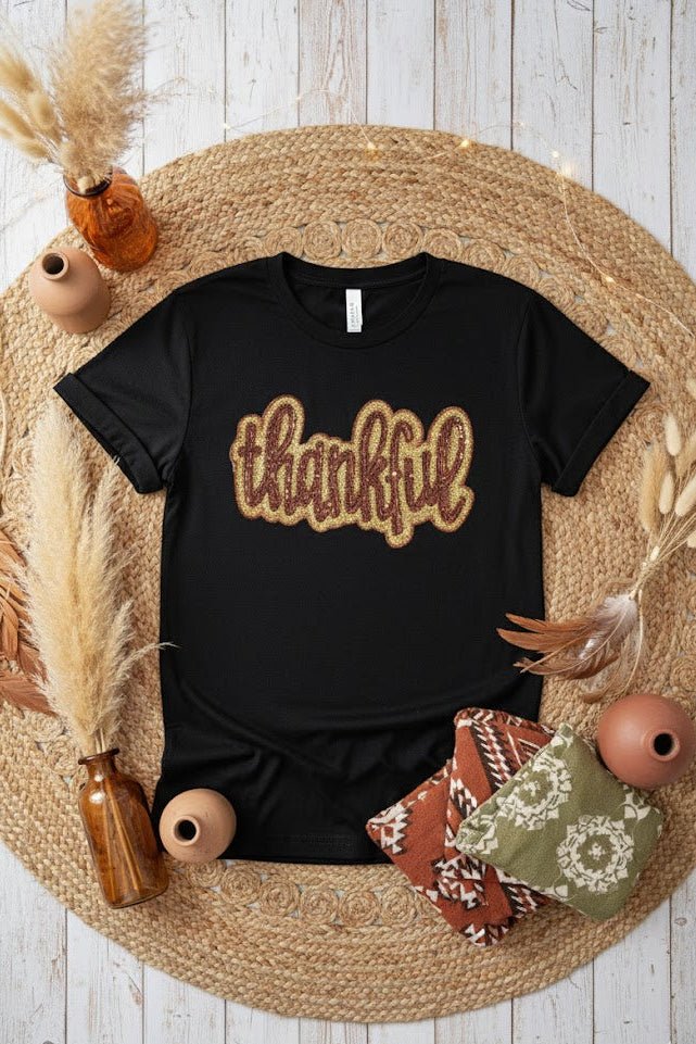 Funkelndes "Thankful" T-Shirt – Zeige deine Dankbarkeit!